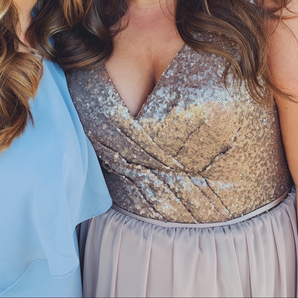 Beautiful dress!! Worn once!